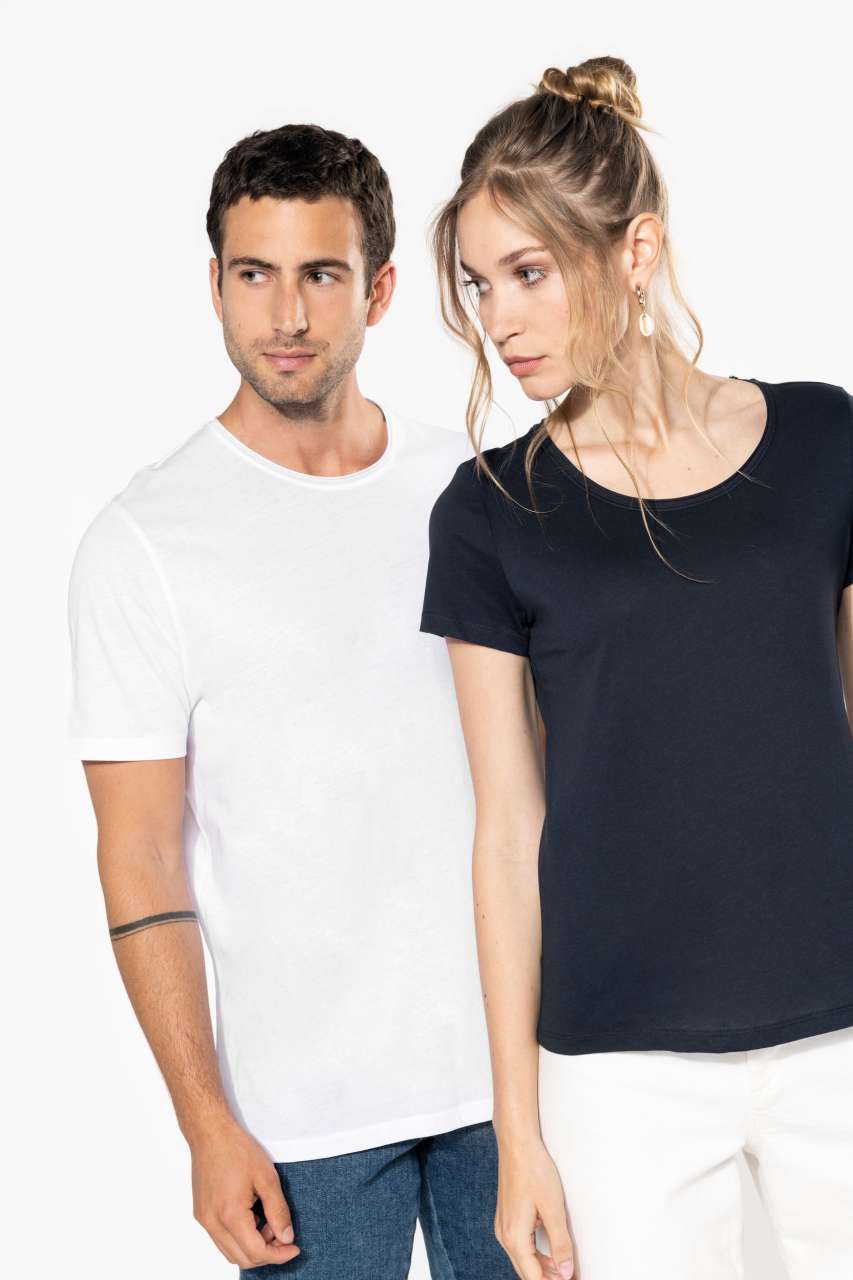 KA398 MEN'S SHORT-SLEEVED ORGANIC T-SHIRT WITH RAW EDGE NECKLINE – Obrázok 5