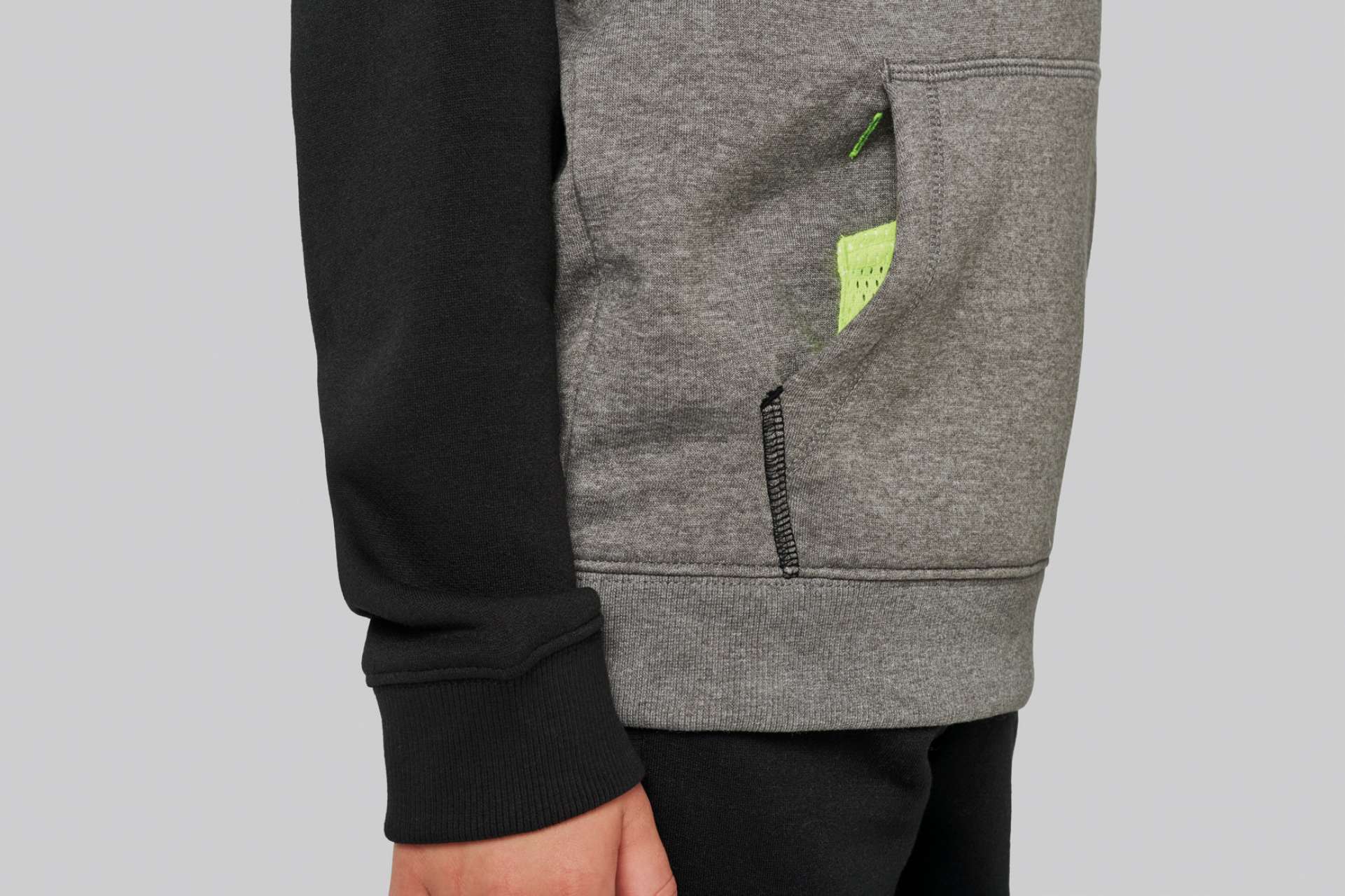 PA370 KIDS' TWO-TONE HOODED SWEATSHIRT – Obrázok 4