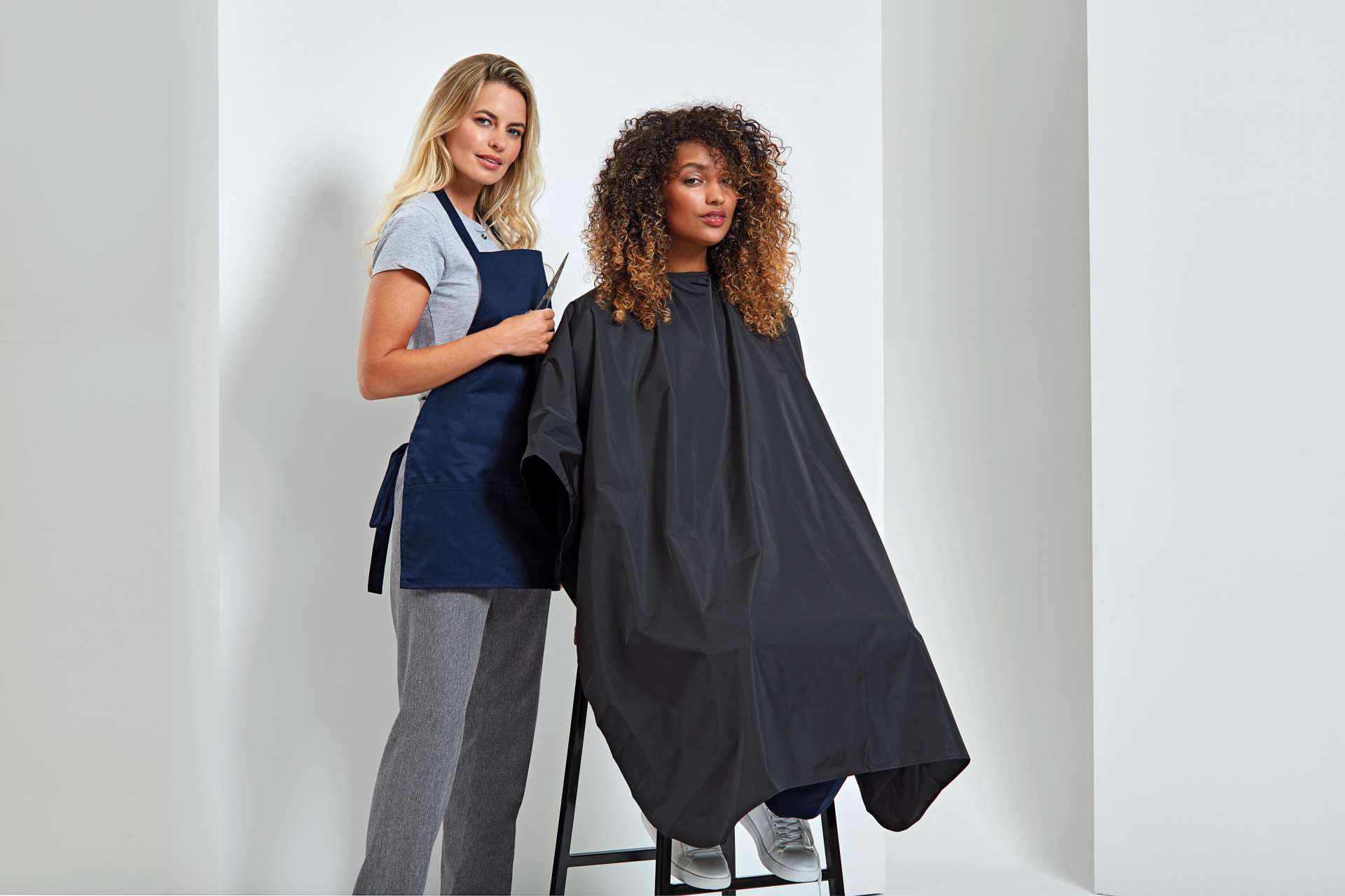 PR116 WATERPROOF SALON GOWN